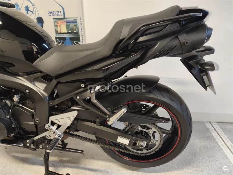 Yamaha FZ6 S S2 – Vista 14