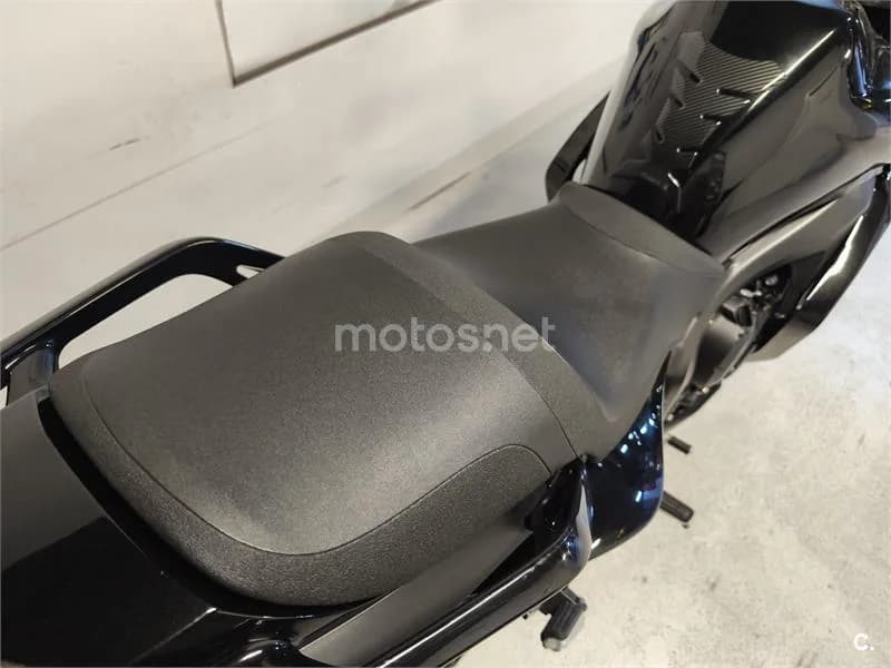 Yamaha FZ6 S S2 – Vista 16