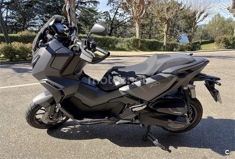 Honda ADV 350 – Vista 2