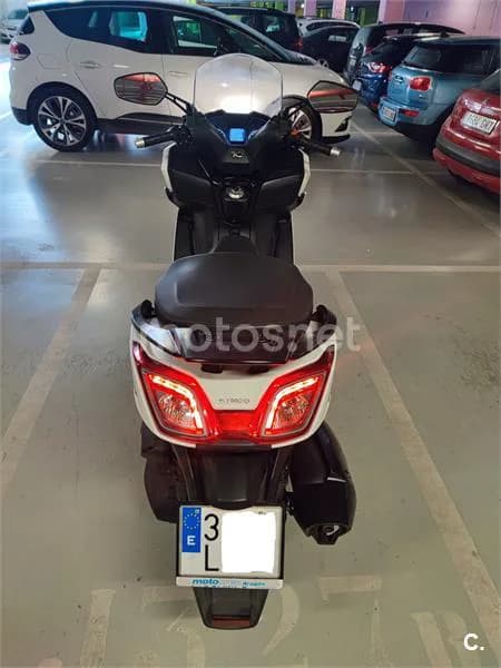 Kymco Super Dink 350i – Vista 3