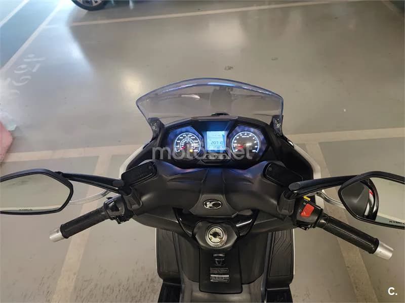 Kymco Super Dink 350i – Vista 5