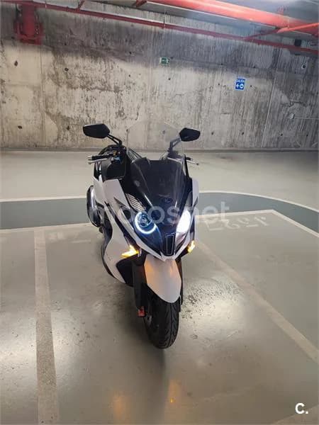 Kymco Super Dink 350i – Vista 10