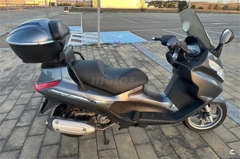 Piaggio X8 STREET 250 – Vista 2