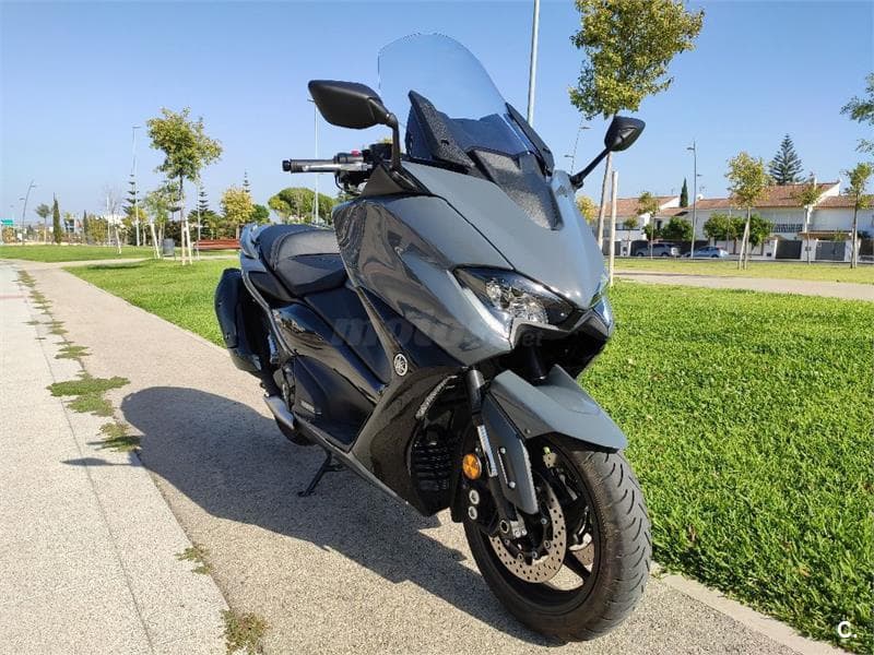 Yamaha TMAX – Vista 1