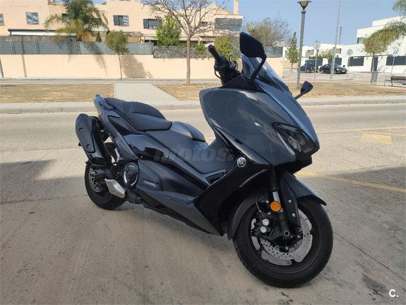 Yamaha TMAX – Vista 2
