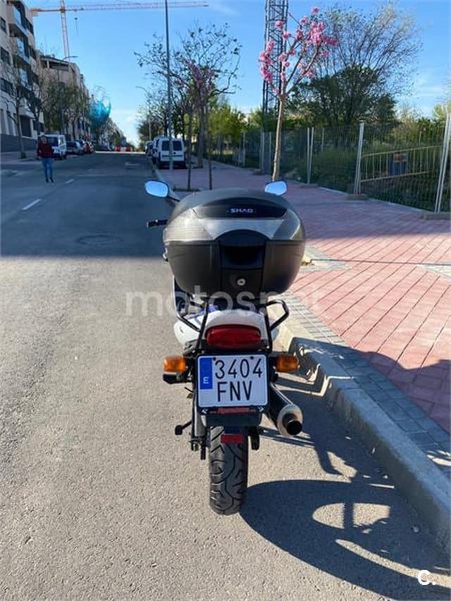 Suzuki GS 500F – Vista 7