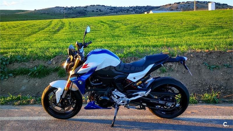 BMW F 900 R – Vista 3