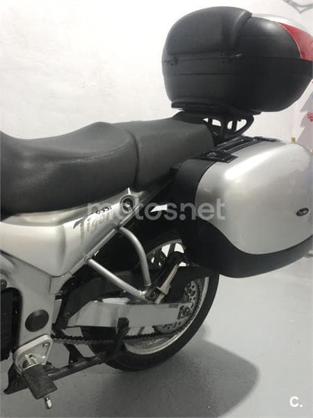 Triumph Tiger 955 – Vista 4