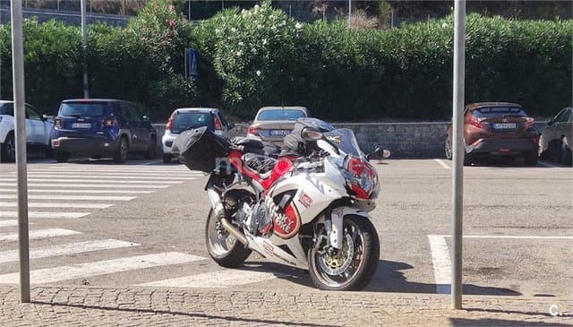 Suzuki GSX R750 – Vista 1