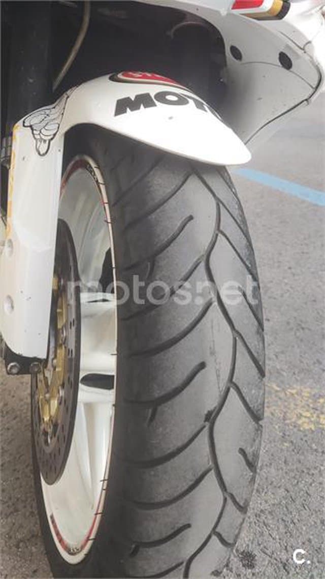 Suzuki GSX R750 – Vista 5