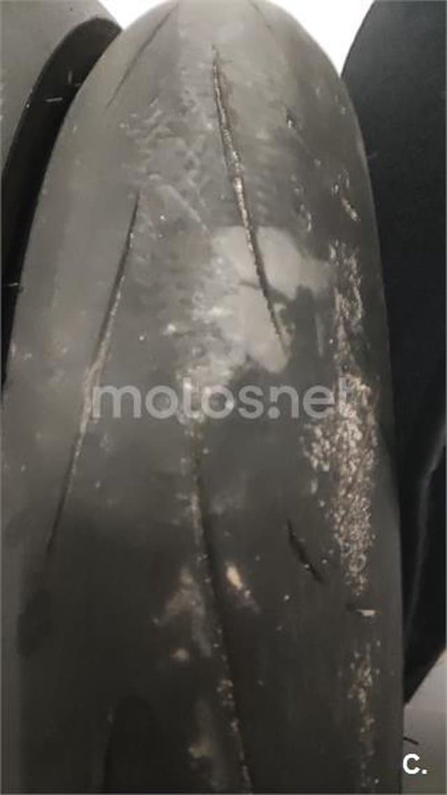 Suzuki GSX R750 – Vista 8