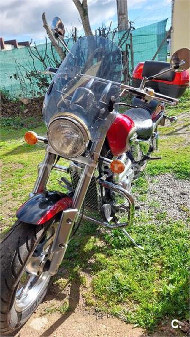 Suzuki VZ 800 Marauder – Vista 4