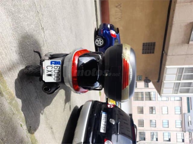 Piaggio X8 200 – Vista 1