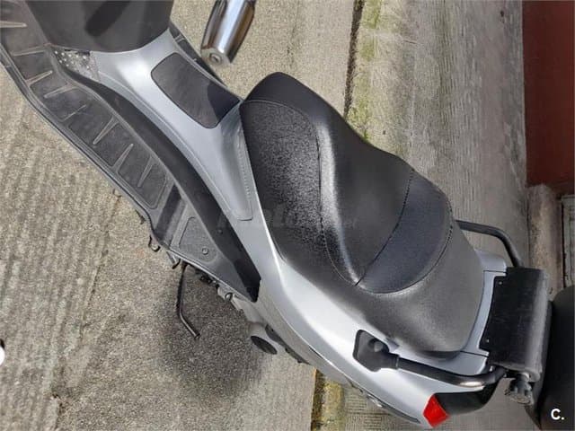 Piaggio X8 200 – Vista 7