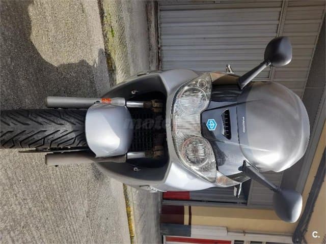 Piaggio X8 200 – Vista 10