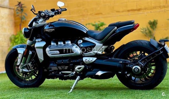 Triumph Rocket – Vista 2