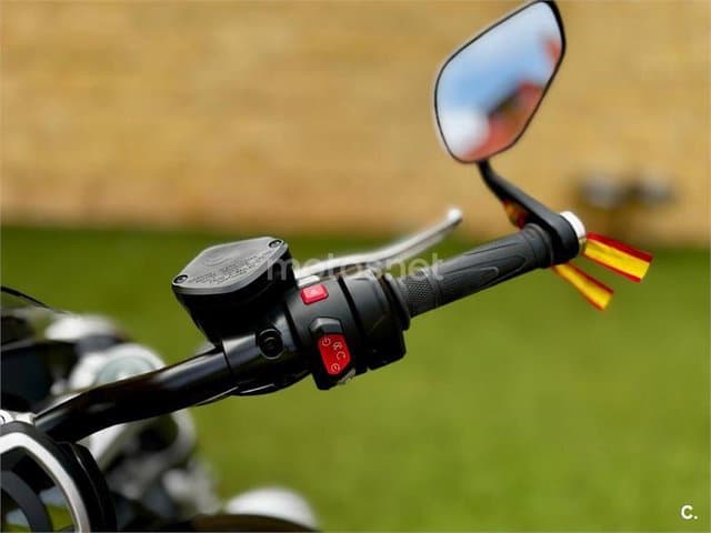 Triumph Rocket – Vista 11