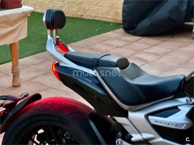 Triumph Rocket – Vista 4