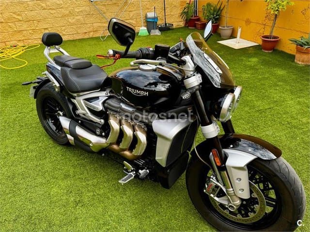 Triumph Rocket – Vista 8