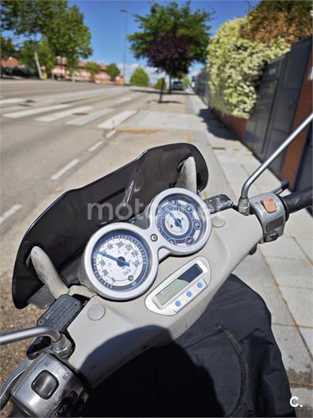 Piaggio Beverly 200 550 € 2003 Madrid - 7