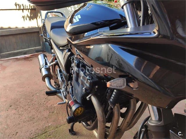 Suzuki GSF Bandit 650 S – Vista 12