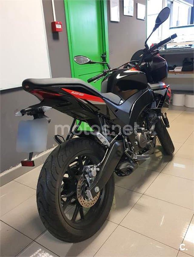 Aprilia Tuono 125 3300 € 2024 Madrid - 5