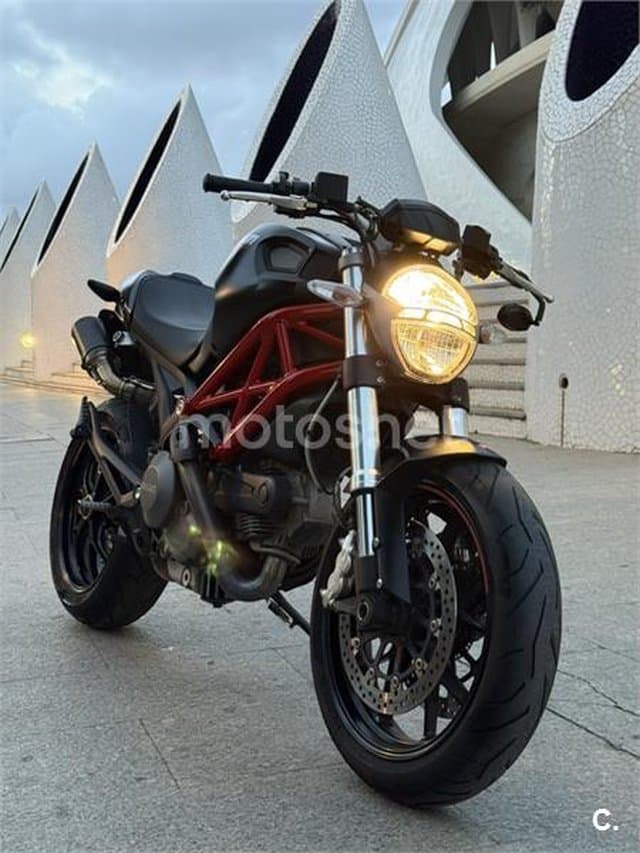 Ducati Monster 796 ABS – Vista 1