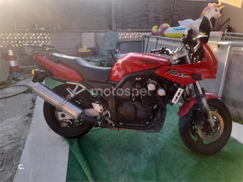 Yamaha FZS 600 Fazer – Vista 1