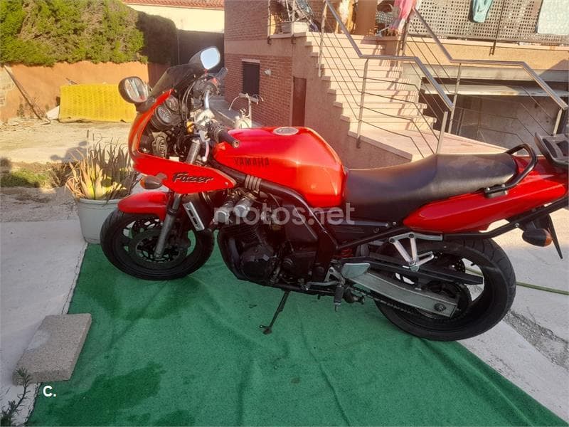 Yamaha FZS 600 Fazer – Vista 4