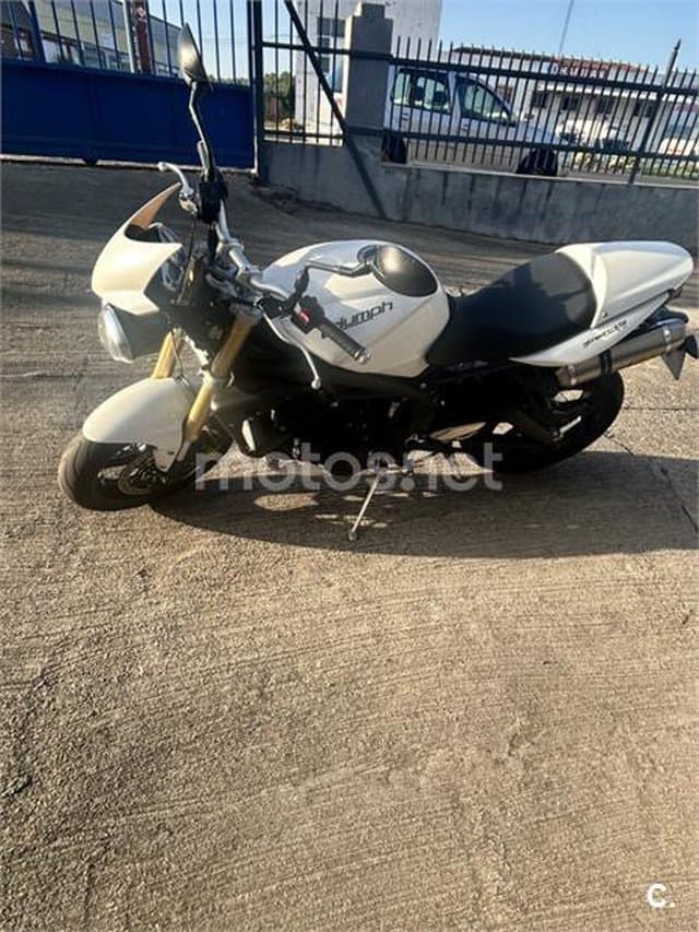 Triumph Street Triple 3750 € 2012 Valladolid - 1