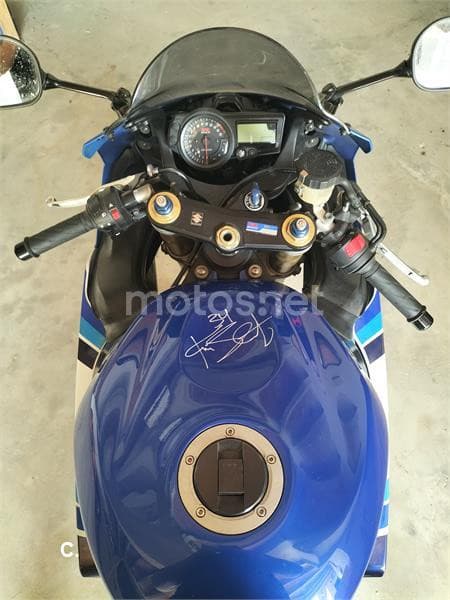 Suzuki GSX R750 – Vista 9