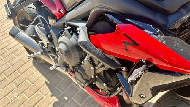Triumph Street Triple R 4400 € 2013 Madrid - 3