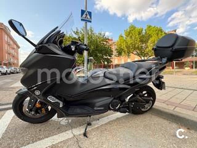 Yamaha TMAX 560 TECH MAX – Vista 12