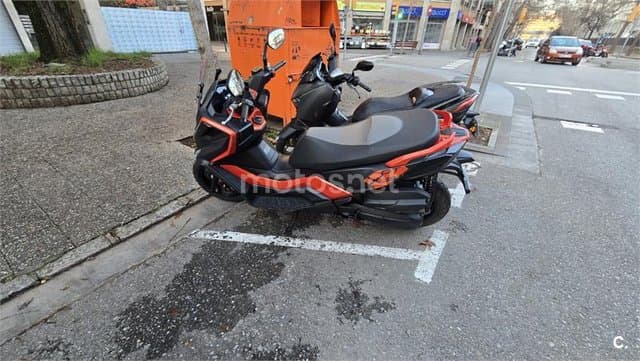 Kymco DTX 125 – Vista 2