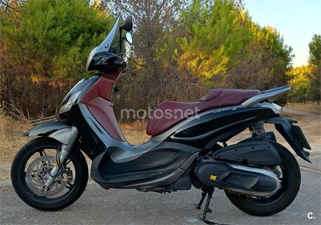 Piaggio Beverly Sport Touring 350 – Vista 3