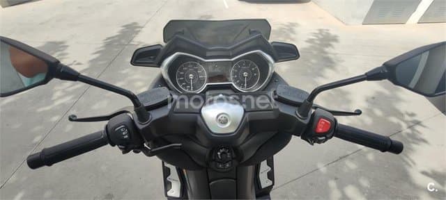 Yamaha XMAX 400 – Vista 2
