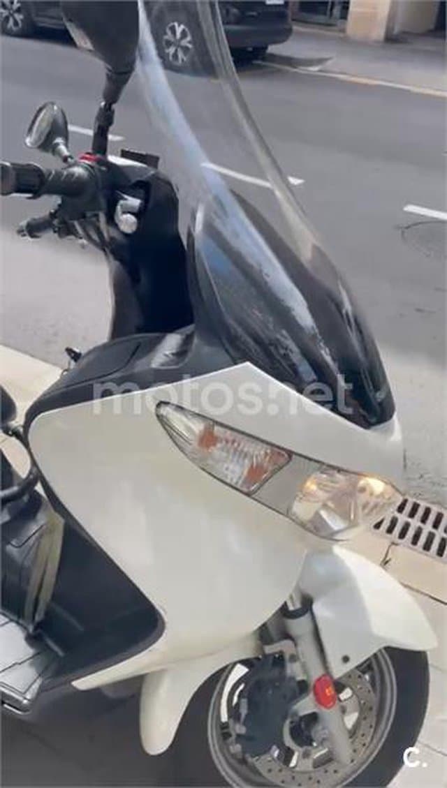 Suzuki BURGMAN 125 1800 € 2011 Barcelona - 2