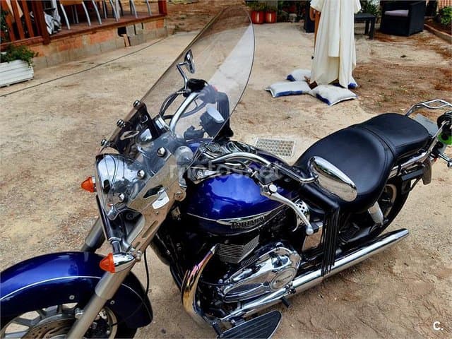 Triumph America LT – Vista 8