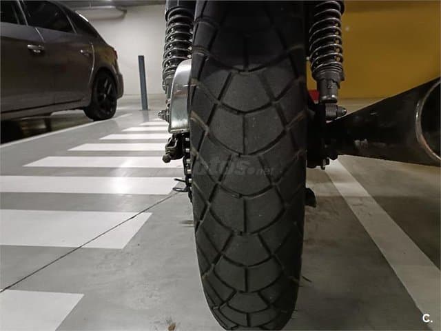 Suzuki GN 250 – Vista 5