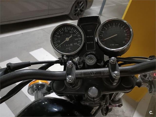 Suzuki GN 250 – Vista 6