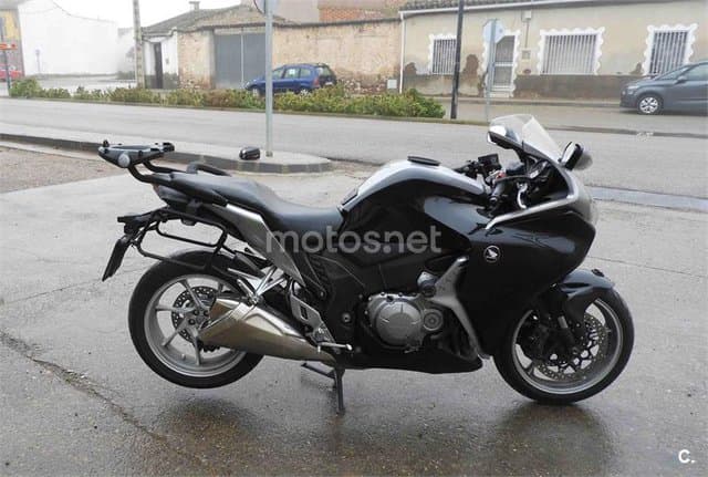 Honda VFR 1200 F – Vista 5