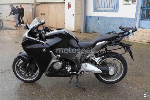 Honda VFR 1200 F – Vista 6