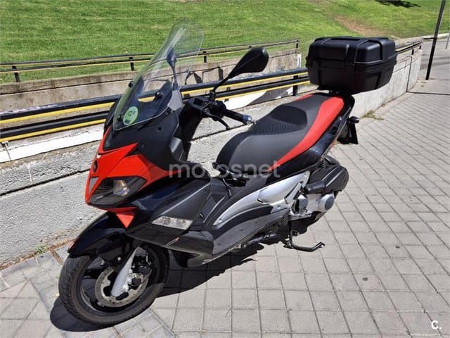 Aprilia SR Max 300 2500 € 2014 Madrid - 2