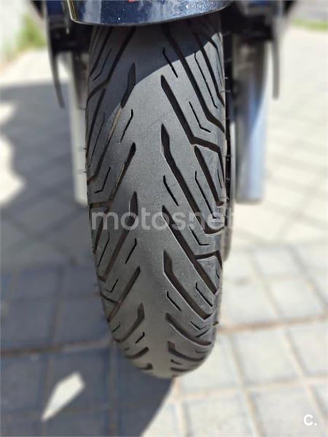 Aprilia SR Max 300 2500 € 2014 Madrid - 9