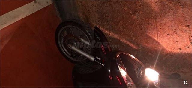 Honda SCOOPY SH300i ABS TopBox – Vista 1