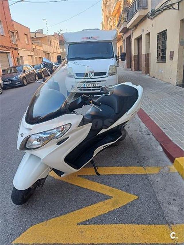 Suzuki BURGMAN 400 – Vista 3