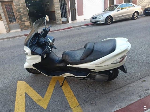 Suzuki BURGMAN 400 – Vista 4