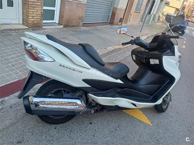 Suzuki BURGMAN 400 – Vista 5