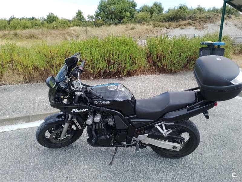 Yamaha FZS 600 Fazer – Vista 2