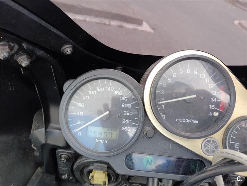 Yamaha FZS 600 Fazer – Vista 7